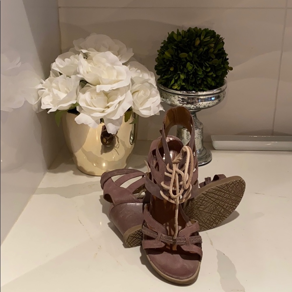 MJUS Sandals